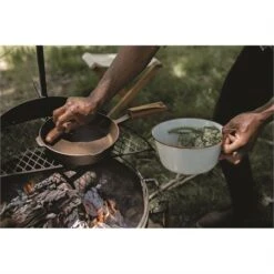 Barebones Living 317 Cast Iron Skillet 10in -Barebones 159646