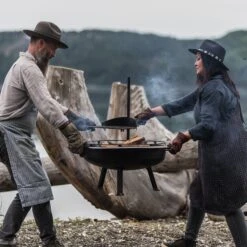 Barebones Cowboy Fire Pit Grill - 23" 14 Barebones Cowboy Fire Pit Grill - 23" -Barebones CKW 440 CowboyFirePitGrill 23 PDP 05