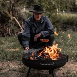 Barebones Cowboy Fire Pit Grill - 23" 15 Barebones Cowboy Fire Pit Grill - 23" -Barebones CKW 440 CowboyFirePitGrill 23 PDP 08